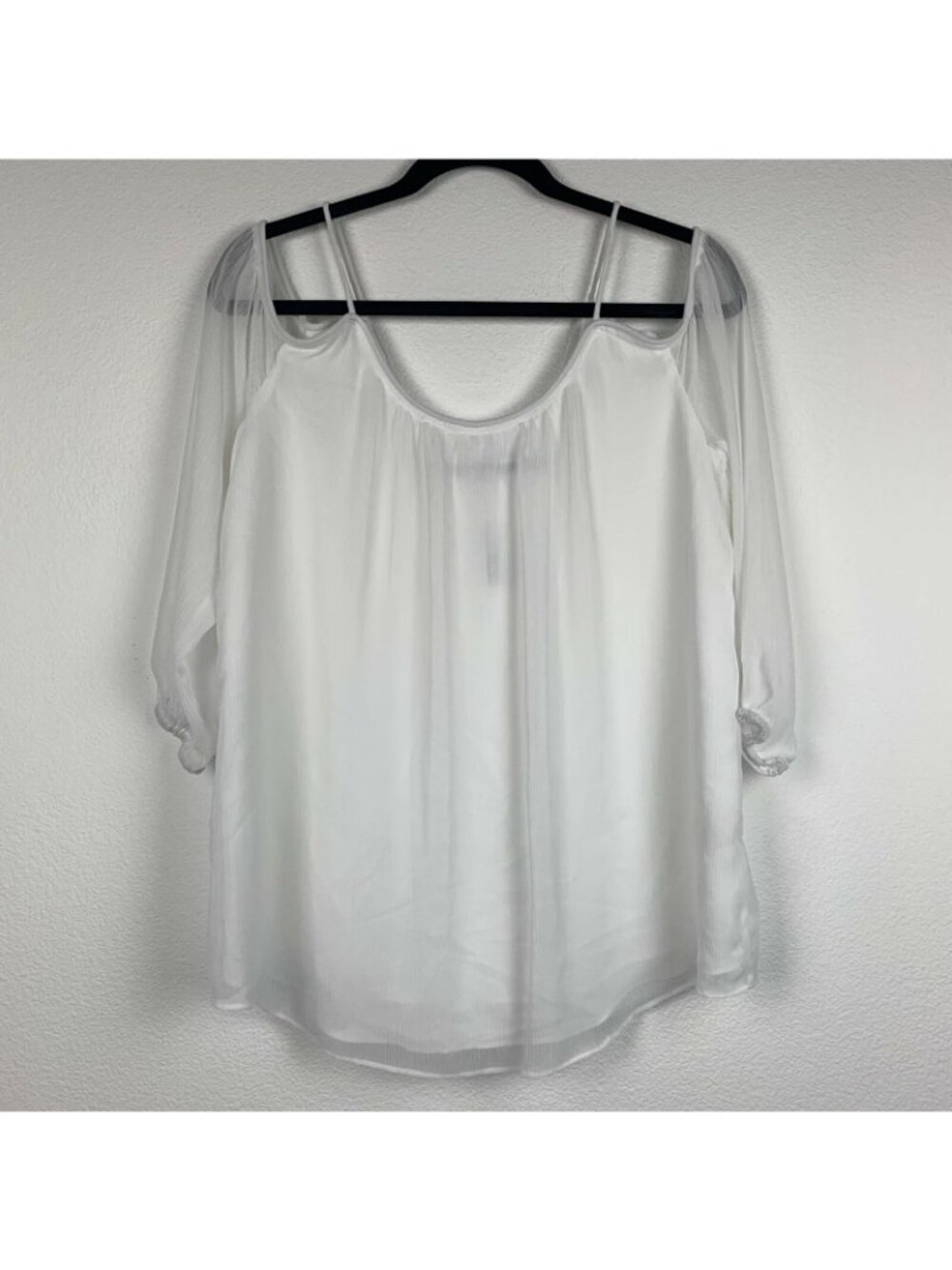 ✨3/$30 Kensie XS White Gauzy Cold Off Shoulder Top Blouse - Picture 3 of 4